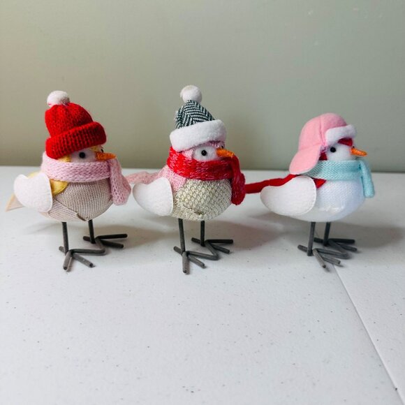 Christmas Wondershop Winter Birds Decor With Hats Scarves 4 inches 2021 set of 3 - Picture 3 of 11